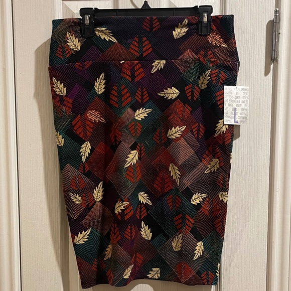 Cassie Skirt by Lularoe - Picture 1 of 5